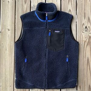 Patagonia Dark Blue Fleece Vest with Black Pocket